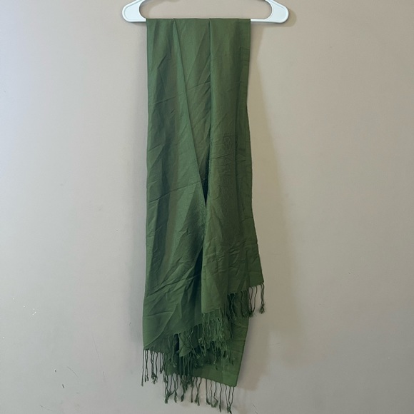 Scarf - Picture 1 of 1